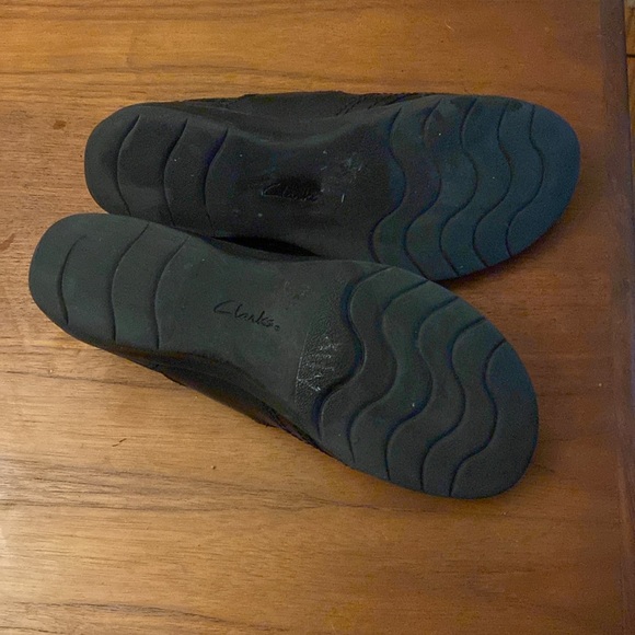 Sale 🌹Clarks Collection Black Flats with Velcro 8.5 - Picture 6 of 8
